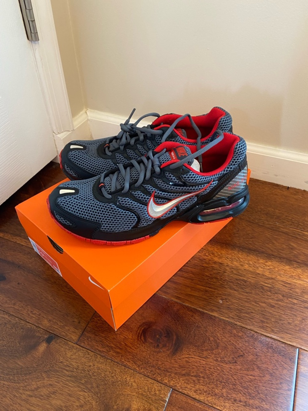 Men’s Nike air max torch sneakers 10.5 New